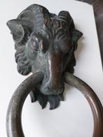 Oud deurbeslag ramskop met ring in brons geen deurklopper, Ophalen of Verzenden