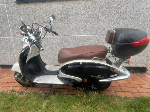 Brommer Fosti B klasse, Fietsen en Brommers, Scooters | SYM, Gebruikt, Overige modellen, Klasse B (45 km/u), Benzine, Ophalen