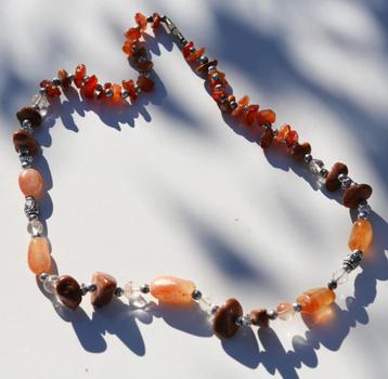 Zeer mooie nieuwe ketting beschikbaar voor biedingen