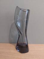 Kleine vaas van gerookt glas. ONBERISPELIJK. 22 cm., Huis en Inrichting, Woonaccessoires | Vazen, Ophalen of Verzenden, Zo goed als nieuw