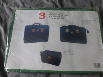 Set van 3 stuks groene reisset, koffer, tas, reisetui beschikbaar voor biedingen