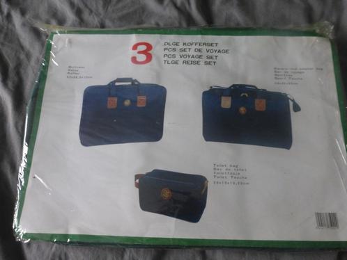 Set van 3 stuks groene reisset, koffer, tas, reisetui, Handtassen en Accessoires, Tassen | Reistassen en Weekendtassen, Nieuw