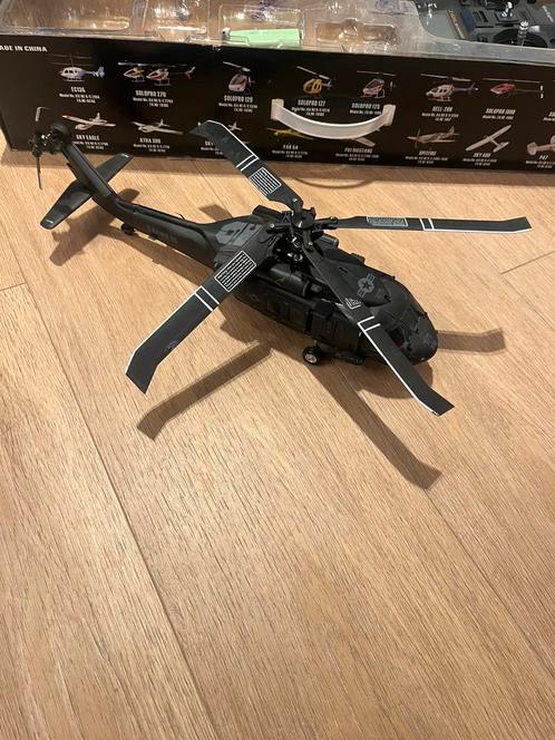 RTF heli  incl controller en 1 batterij, Hobby en Vrije tijd, Modelbouw | Vliegtuigen en Helikopters, Zo goed als nieuw, Ophalen