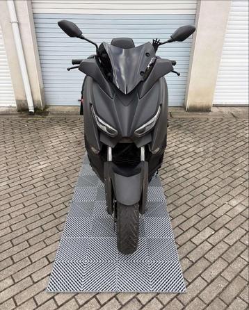 Yamaha X-max 125cc 2020 full-black, Particulier, Scooter