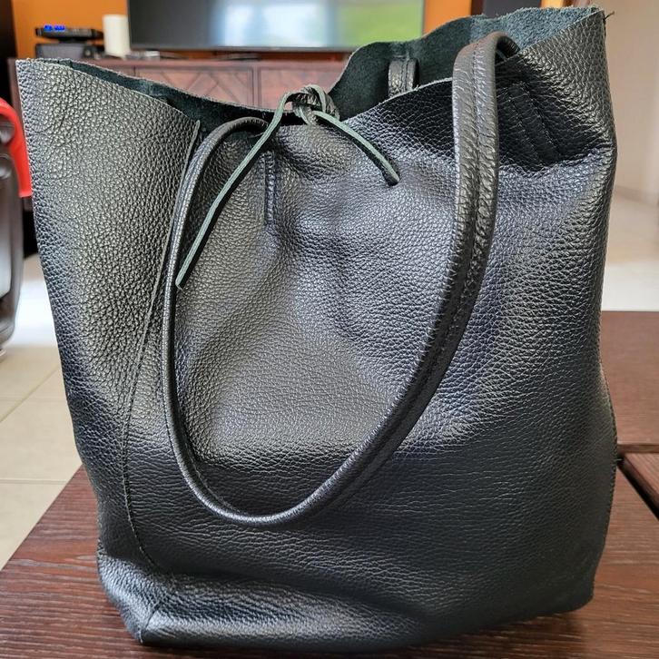 Prachtige lederen handtas, Handtassen en Accessoires, Tassen | Damestassen, Zo goed als nieuw, Handtas, Zwart, Ophalen of Verzenden