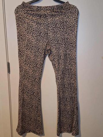 Vêtement/Pantalon beschikbaar voor biedingen