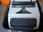 Oude typmachine in koffer, Ophalen, Gebruikt