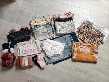 Pakket babykleding maat 62-68 beschikbaar voor biedingen