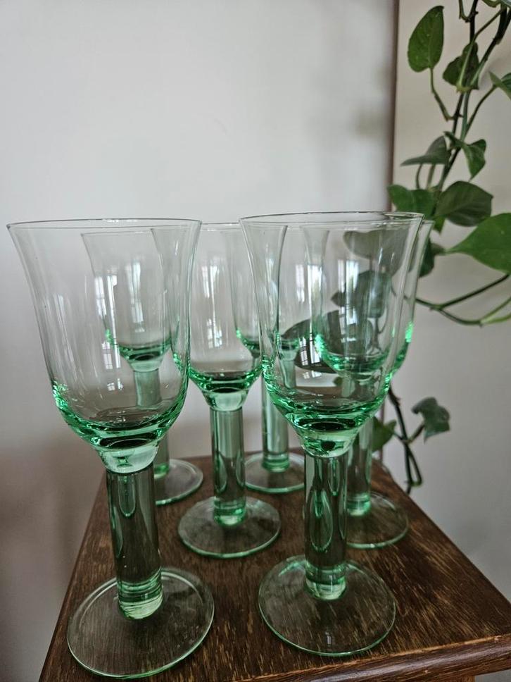 6x Vintage wijnglazen groen glas retro lambert bormioli?, Verzamelen, Glas en Drinkglazen, Zo goed als nieuw, Ophalen of Verzenden