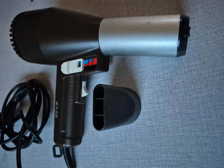 Sèche-cheveux avec embout amovible, Handtassen en Accessoires, Uiterlijk | Haarverzorging, Zo goed als nieuw, Haardroger, Ophalen of Verzenden