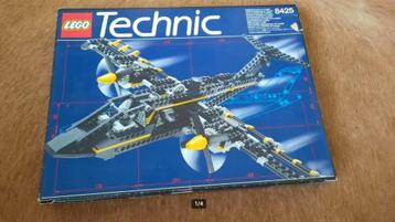 Lego Technic 8425 - vliegtuig en speedboot (1996) beschikbaar voor biedingen