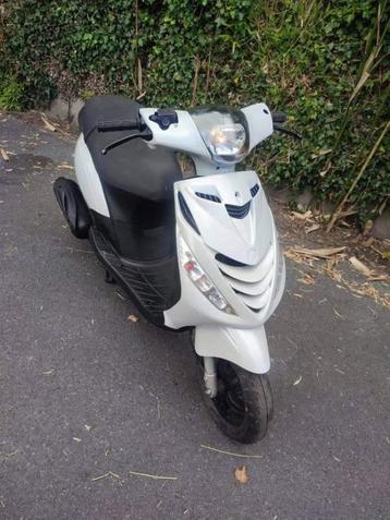 piaggio zip klasse a wit sp beschikbaar voor biedingen
