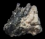 GOSHENIET + TOERMALIJN op ORTHOKLAAS uit Namibië, Ophalen of Verzenden, Mineraal