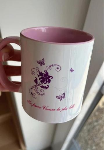 Tasse avec prénom Vanessa comme neuve 