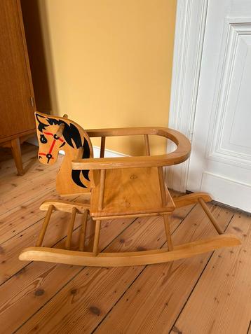 Vintage Schommelpaard beschikbaar voor biedingen