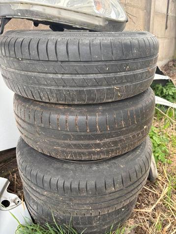 4 jantes en tole entraxe  vw 185 60r14 goodyear  beschikbaar voor biedingen