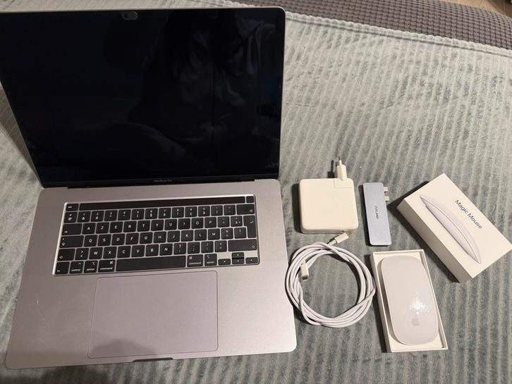 MacBook Pro16 pouces2019 i7, 16GoRAM, 512GoSSD + accessoires, Informatique & Logiciels, Apple Macbooks, Comme neuf, MacBook, 16 pouces