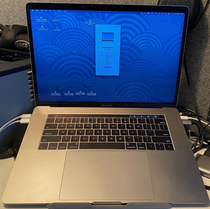 Macbook Pro 15 TouchBar - Space Grey - 1 TB, Computers en Software, Apple Macbooks, Zo goed als nieuw, MacBook, 15 inch, 3 tot 4 Ghz