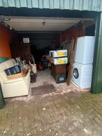 Garage met rommelmarkt spullen, Ophalen