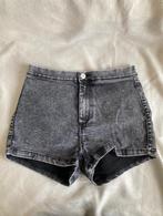 Short Denim Grijs Zwart Bershka Medium High Waist, Kleding | Dames, Grijs, Maat 38/40 (M), Kort, Ophalen of Verzenden