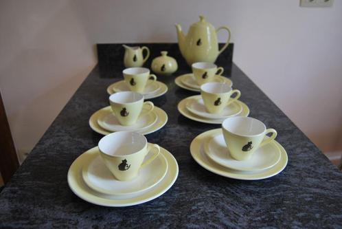 ZWARTE KAT. MAASTRICHT. 6-PERSOONS KOFFIESERVICE, Antiek en Kunst, Antiek | Keramiek en Aardewerk, Ophalen of Verzenden
