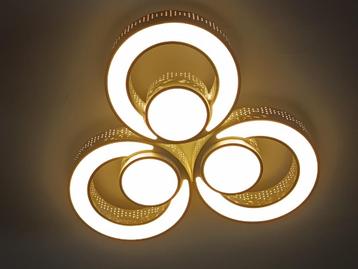 NIEUWE MEERKLEURIGE LED PLAFONDLAMP + AFSTANDSBEDIENING beschikbaar voor biedingen