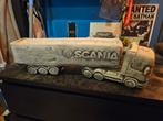 Betonnen scania beeld., Tuin en Terras, Tuinbeelden, Ophalen, Zo goed als nieuw