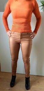 NIEUW! TRENDY COGNAC GLANZENDE BROEK VILA, Kleding | Dames, Broeken en Pantalons, Maat 38/40 (M), Vila, Nieuw, Ophalen of Verzenden
