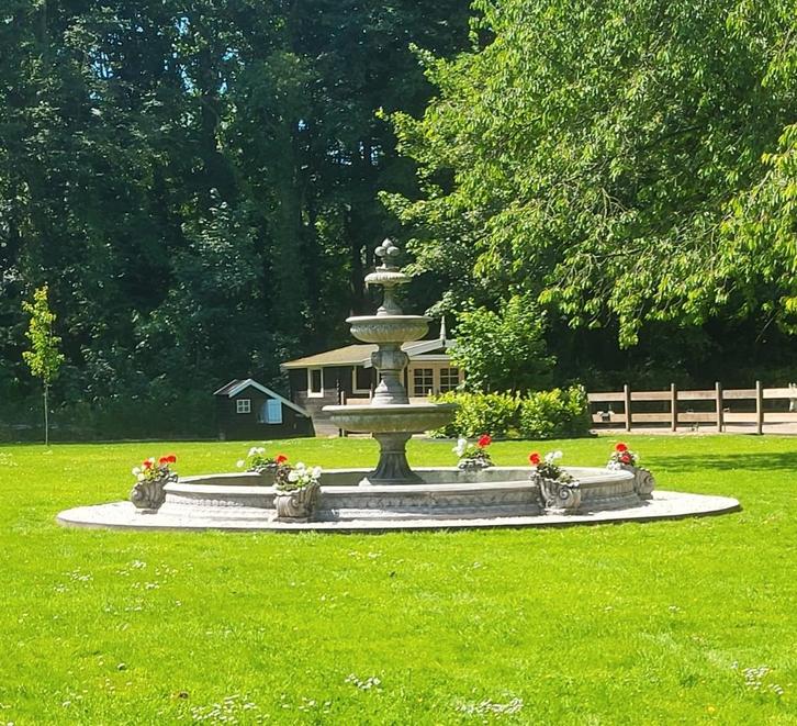 Mega kolossale Engelse fontein met rand, Tuin en Terras, Waterpartijen en Fonteinen, Nieuw, Fontein, Beton, Ophalen