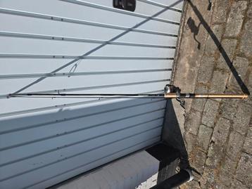 Abu Garcia Venturi met mitchell MX2, Enlèvement ou Envoi, Comme neuf, Moulinet