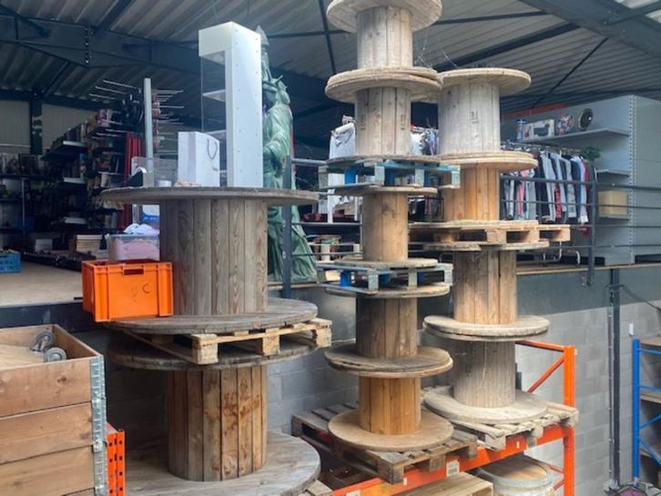 LIQUIDATION DE TOURETS EN BOIS, Tuin en Terras, Tuintafels, Zo goed als nieuw, Rond, Hout, Ophalen of Verzenden