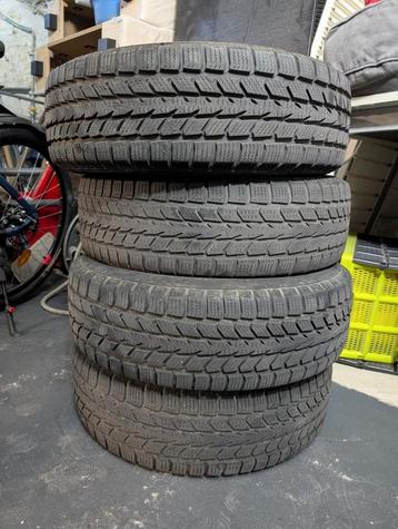 4 pneus hiver CHAMPIRO WT Plus 185/65 R15 beschikbaar voor biedingen