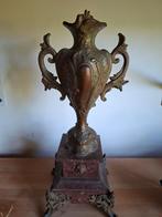 Antieke bronzen vaas op marmeren sokkel, Antiek en Kunst, Ophalen of Verzenden, Brons