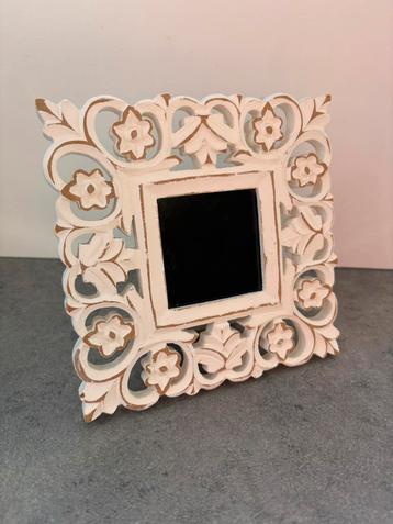 Witte fotokader beschikbaar voor biedingen