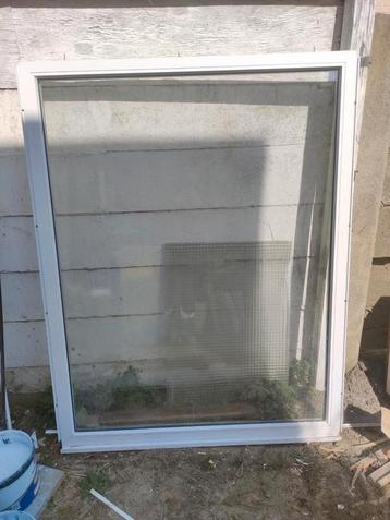 Kunststof raam B145 x H189 Thermopane glas (Dubbel glas) beschikbaar voor biedingen
