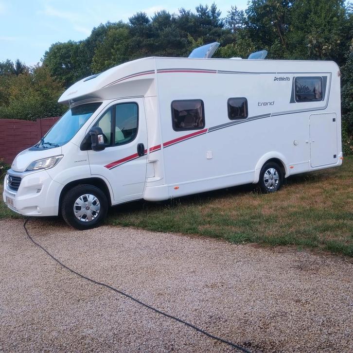 Dethleffs trend t7057eb enkele bedden en hefbed, Caravans en Kamperen, Mobilhomes, Particulier, Dethleffs, Fiat, Douche, TV, Fietsendrager