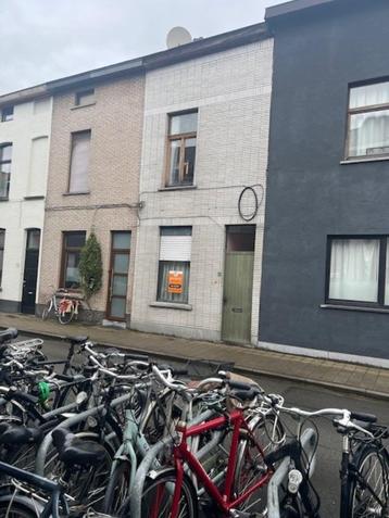 Te renoveren woning met 4 slaapkamers beschikbaar voor biedingen