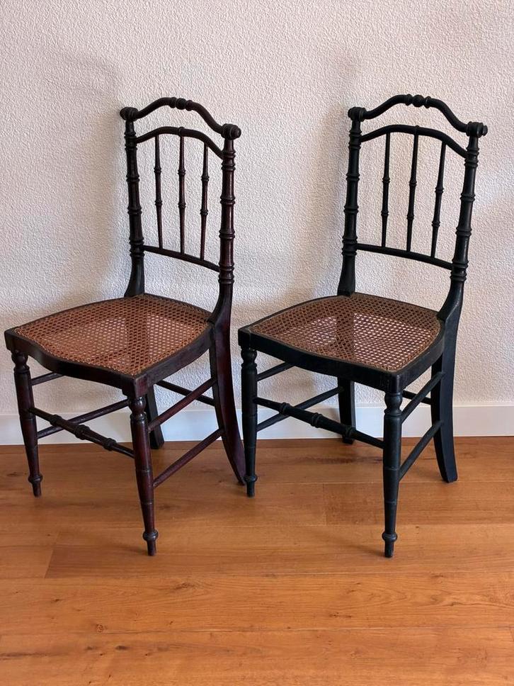 Antieken houten stoelen (2 beschikbaar), Antiek en Kunst, Antiek | Meubels | Stoelen en Sofa's, Ophalen