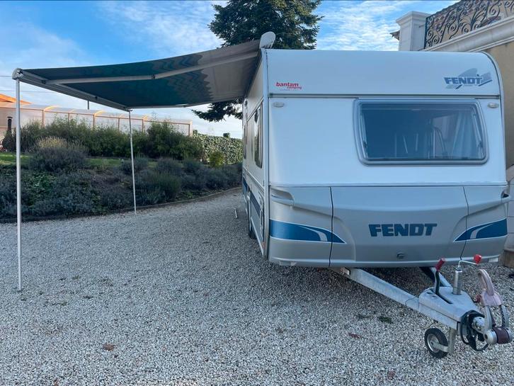Caravan Fendt 510 voor op een camping of woonst, Caravans en Kamperen, Caravans, Bedrijf, tot en met 4, Rondzit, Fendt, Douche