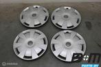 Set 16 inch originele wieldoppen Audi A3 8V 8V0601474D, Auto-onderdelen, Gebruikt, Band(en)