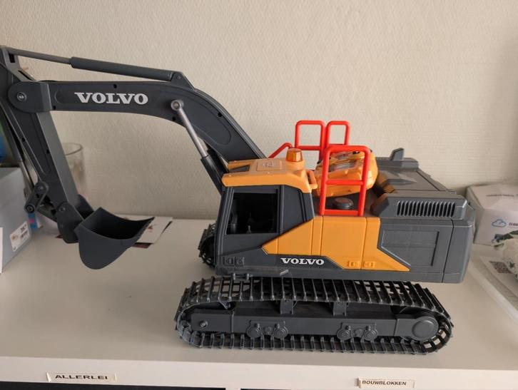 Volvo speelgoed kraan, Hobby en Vrije tijd, Modelauto's | 1:32, Zo goed als nieuw, Ophalen