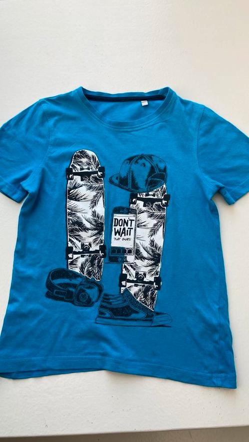 Blauwe t shirt Skate maat 122, Kinderen en Baby's, Kinderkleding | Maat 122, Zo goed als nieuw, Jongen of Meisje, Shirt of Longsleeve