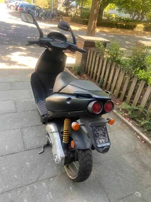 Aprillia sr50, Fietsen en Brommers, Scooters | Aprilia, Zo goed als nieuw, SR 50, Klasse B (45 km/u), Tweetakt, Ophalen