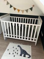 Babybed, Kinderen en Baby's, Kinderkamer | Bedden, Ophalen, Gebruikt, Minder dan 140 cm, Matras
