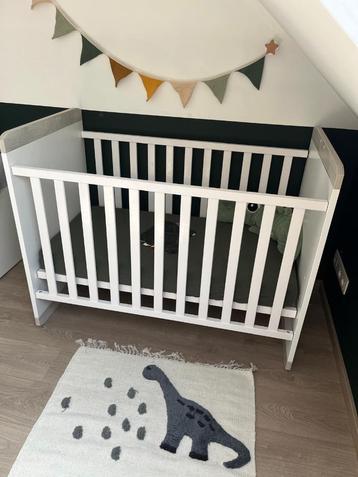 Babybed beschikbaar voor biedingen