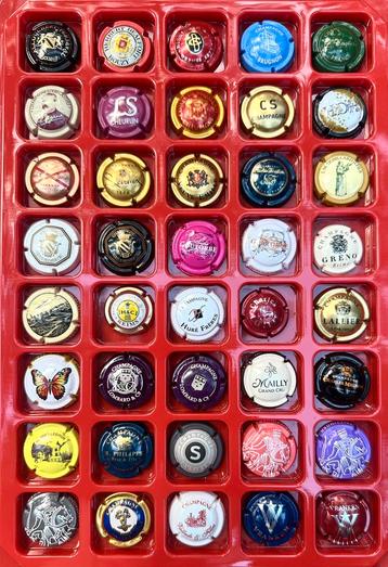Pakket 40 champagne capsules. 98 punten. beschikbaar voor biedingen