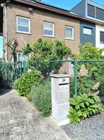 Ruime, energiezuinige, gerenoveerde halfopen woning, 118 kWh/m²/jaar, 200 tot 500 m², 5 kamers, Hoekwoning