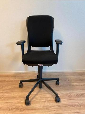 Ergonomische bureaustoel Ahrend 230 beschikbaar voor biedingen