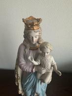 Madonna met kind postelein / biscuit, Verzamelen, Religie, Ophalen, Zo goed als nieuw, Beeld(je), Christendom | Katholiek