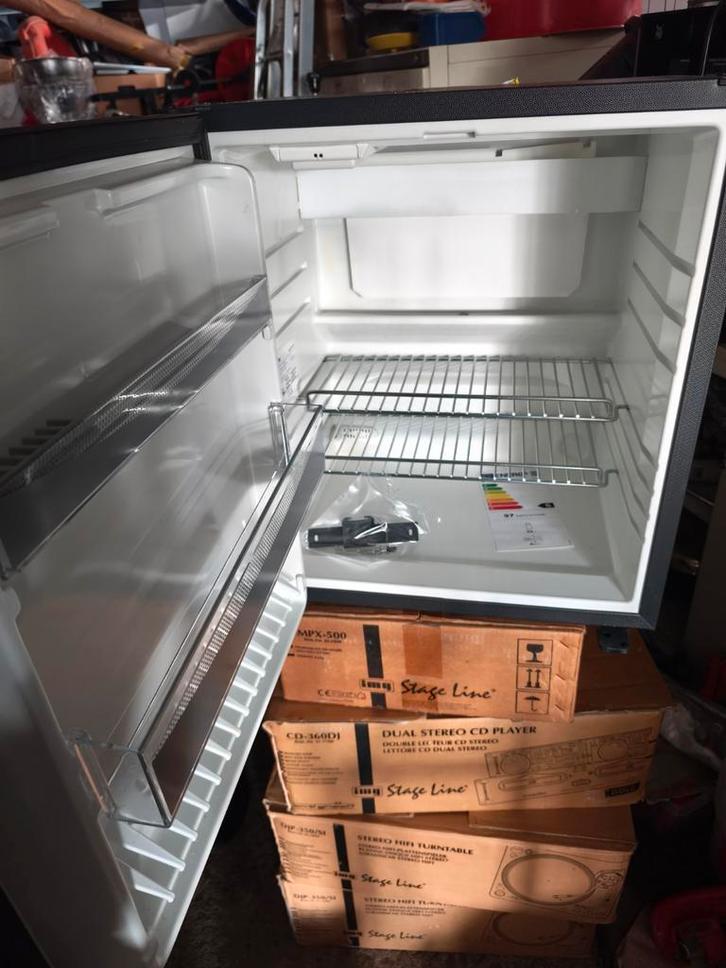 Frigo Dometic 60l super affaire, Electroménager, Réfrigérateurs & Frigos, Comme neuf, Sans bac à congélation, Moins de 75 litres